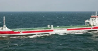 Cargo Vessel Loses Steering After Grounding Near Figueira da Foz