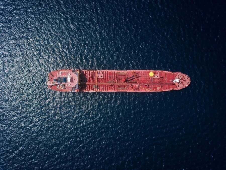 Geopolitical Tensions Force China-Bound Supertankers to Turn Back from Venezuela