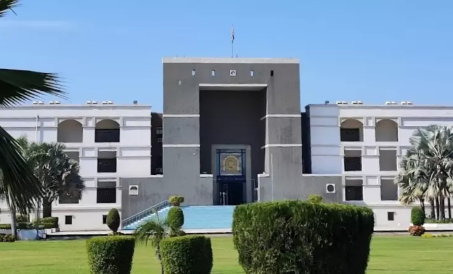 Gujarat HC Detains Bulk Carrier for Alleged Cargo Shortfall