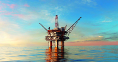 Brent Crude Climbs to $67.86 as Gulf Tensions and Record U.S. Inventory Draw Fuel Buying