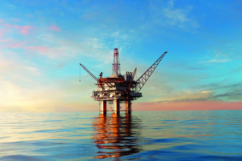 Brent Crude Climbs to $67.86 as Gulf Tensions and Record U.S. Inventory Draw Fuel Buying
