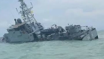 US Submarine Sinks Iranian Warship off Sri Lanka, Dozens Rescued