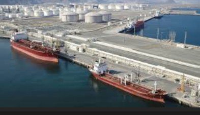 Oil Prices Surge above $100 as Fujairah Port Suspends Oil Loadings after Middle East Energy Infrastructure Attack