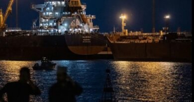 Iran Signals Conditional Strait of Hormuz Transit as Global Oil Shipping Faces Disruption