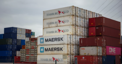 China Holds Talks with Maersk and MSC amid Panama Port Dispute and Global Shipping Concerns