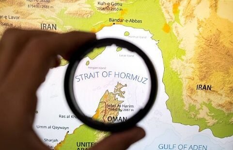 Iran Issues New Shipping Routes in Strait of Hormuz amid Mine Risk and Ceasefire Window