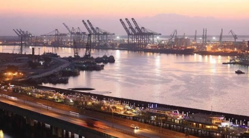 Port Infrastructure Upgrades at Karachi Port: 15.5-Metre Dredging Boosts Cargo Capacity, Bulk Cargo Vessels Handling and Pakistan Maritime Trade Efficiency