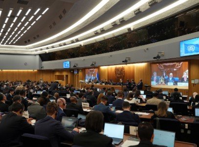 Large conference with many attendees