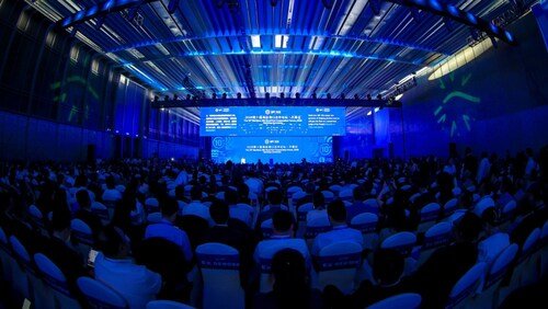 10th Maritime Silk Road Port Cooperation Forum Opens in Ningbo, China, Advancing Global Port Cooperation, Green Shipping and Supply Chain Resilience