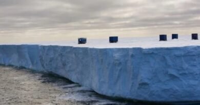 Diesel Containers Lost on Antarctic Iceberg Raise Environmental and Marine Insurance Concerns