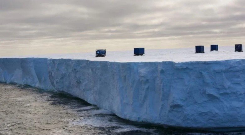 Diesel Containers Lost on Antarctic Iceberg Raise Environmental and Marine Insurance Concerns