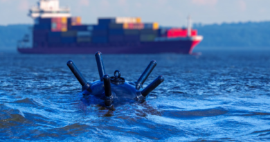 Suspected Naval Mine Detected in Strait of Hormuz, Oman Issues Maritime Navigation Warning