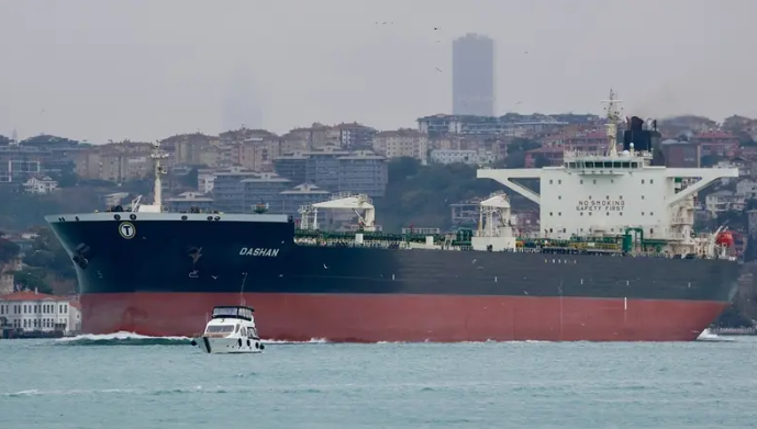 British Forces Seize Russian Shadow Fleet Oil Tanker in Landmark English Channel Operation
