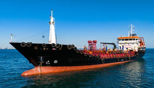 Hormuz Shipping Traffic Rebounds as Oil Tankers Return to the Persian Gulf