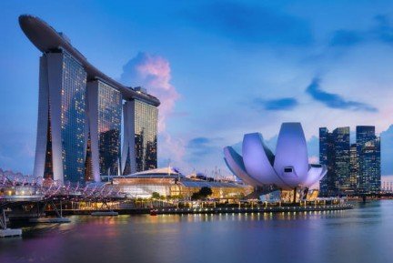 Singapore Expands LNG Bunkering Capacity with Eight New Marine Fuel Licences