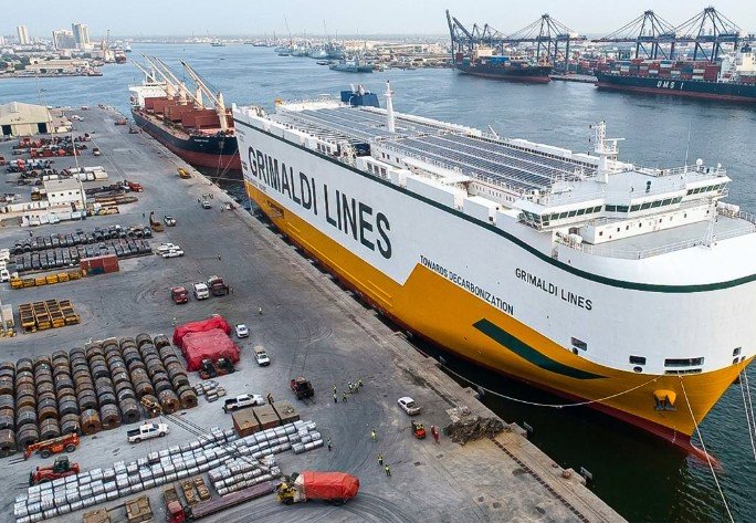 Pakistan Achieves Maritime Milestone as First RoRo Vessel Carrying Over 2,000 EVs Berths at Karachi Port