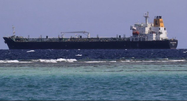 Chinese Supertankers Carrying Saudi Crude Oil Continue through Bab el-Mandeb amid Red Sea Security Risks