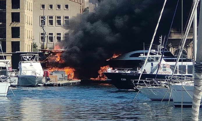 Two boats sink after fire in Marseille’s Vieux-Port