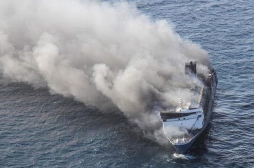 Indonesia Ferry Fire Kills 5, Leaves 41 Missing as Search Operation Continues