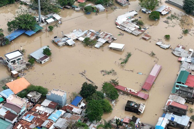 Philippines Floods Shut 20 Ports as Insurance Claims Rules Take Effect