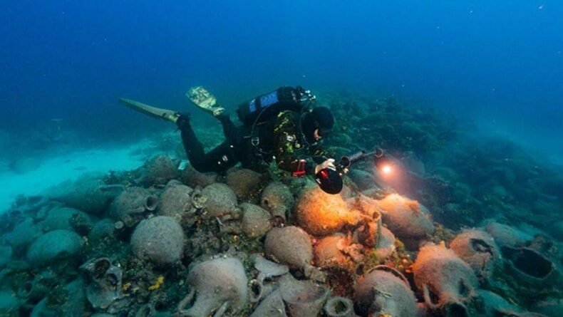 Ancient Greek Shipwreck with 650 Amphorae Found off Andros