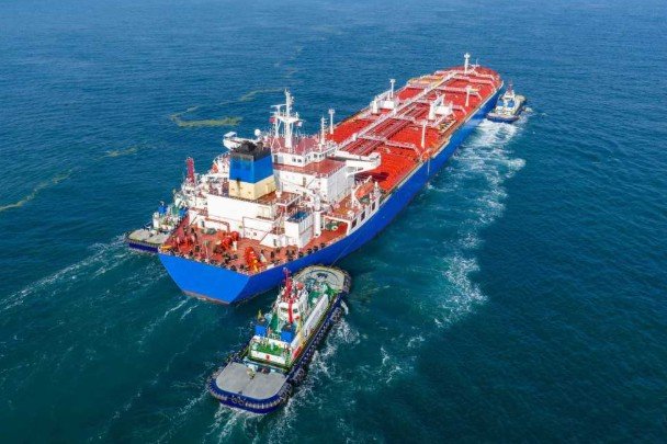 US investigates alleged cyberattacks on two tankers in the Strait of Gibraltar, highlighting growing maritime cybersecurity and shipping security risks.