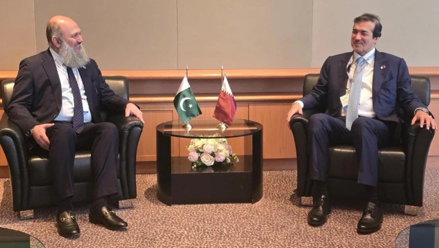 Pakistan, Qatar Explore Trade Corridors to Europe Amid Hormuz Shipping Crisis