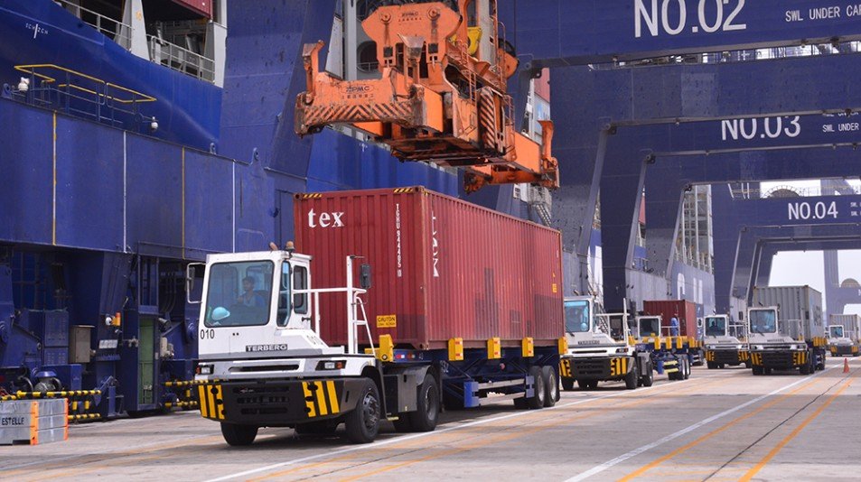 Junaid Anwar Chaudhry Proposes Maritime Business Facilitation Centre for Exporters and Importers