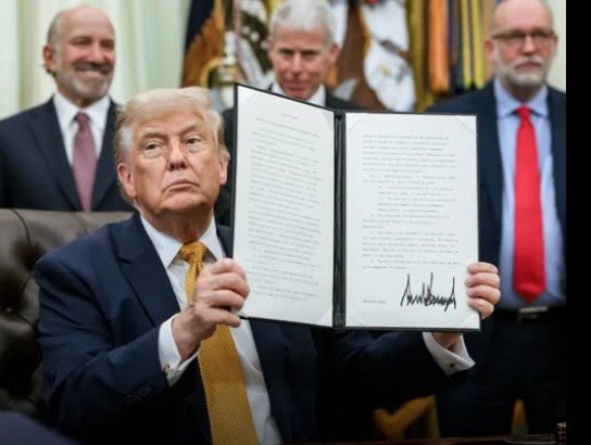 Trump Signs Russia-Iran Sanctions Bill, Raising Global Trade and Shipping Risks