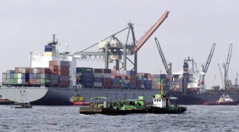 Pakistan Considers Container Vessel to Cut Export Shipping Costs
