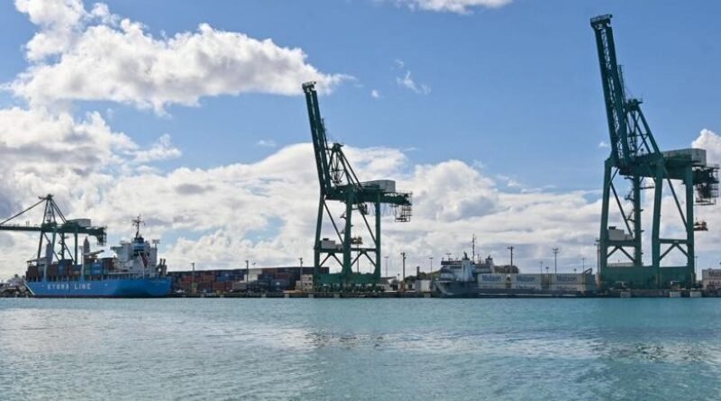 High Winds Trigger STS Crane Runaway at Port of Guam