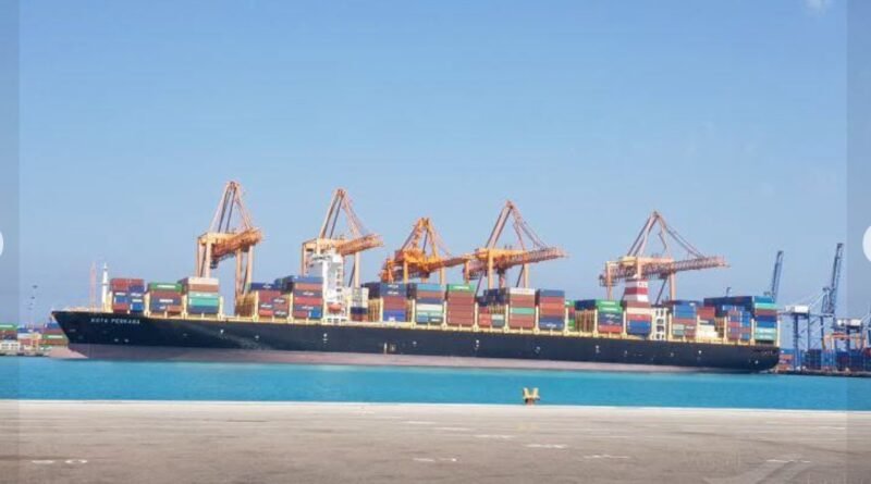 Espirito Santo Express container ship abandoned after fire in the South Atlantic
